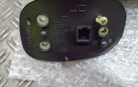 Hyundai Trajet Front door electric wing mirror