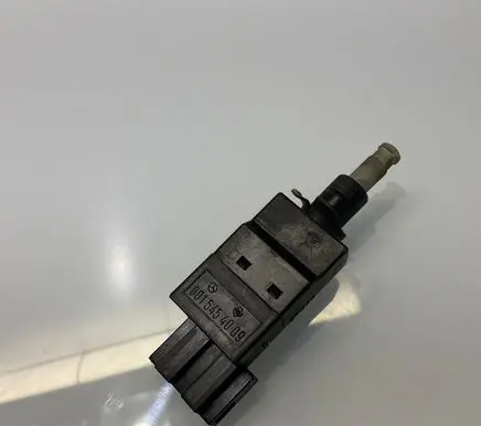 Mercedes-Benz E W211 Brake pedal sensor switch 0015454009 A0015454009