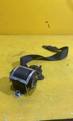 Mini One - Cooper Coupe R56 Seat belt trim 