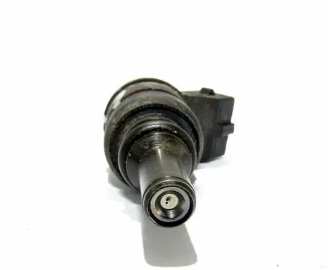 Skoda Octavia Mk1 (1U) Fuel injector 06A906031D
