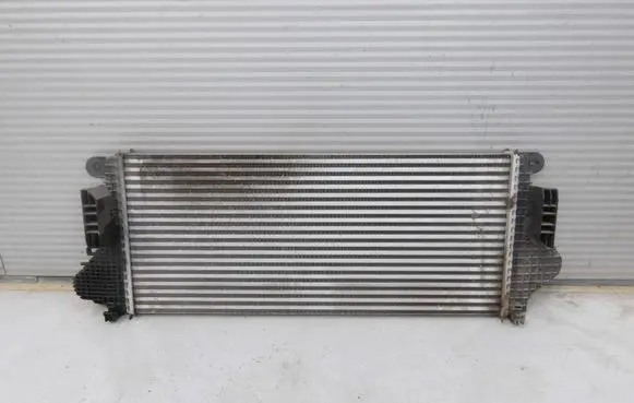 Opel Insignia B Intercooler radiator 84208091 GG747003