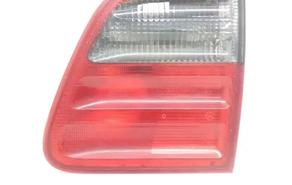 Mercedes-Benz E W210 Tailgate rear/tail lights A2108207464 324522Q2