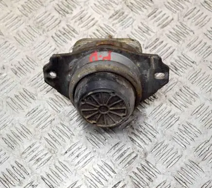 Engine mount bracket