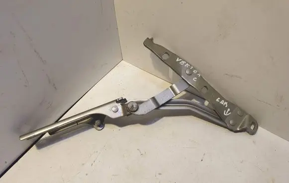 Opel Vectra C Tailgate/trunk/boot hinge 09177084 MK5728B
