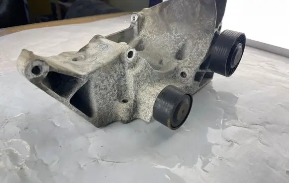 BMW 1 E81 E87 Generator/alternator bracket 11167802639 13992010
