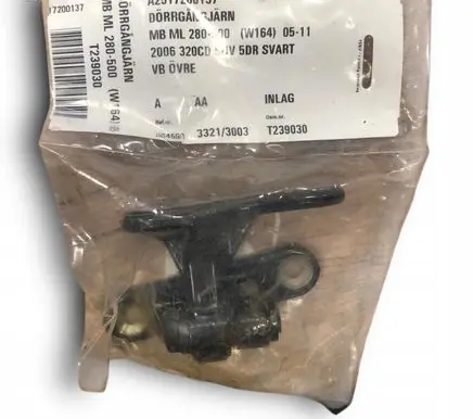Mercedes-Benz ML W164 Front door hinge set 