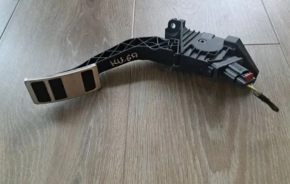 Ford Kuga III Accelerator throttle pedal LX619F836DA