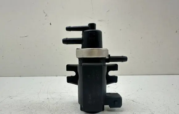 Volkswagen PASSAT B5 Turbo solenoid valve 1H0906627