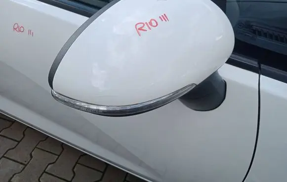 KIA Rio Front door electric wing mirror