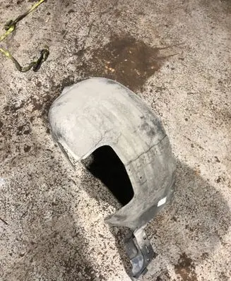Rear arch fender liner splash guards