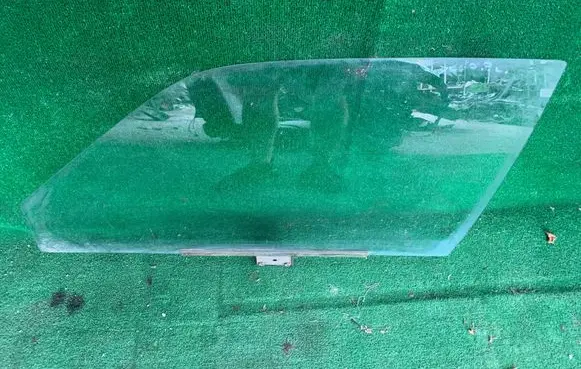 Fiat Seicento/600 Front door window glass four-door
