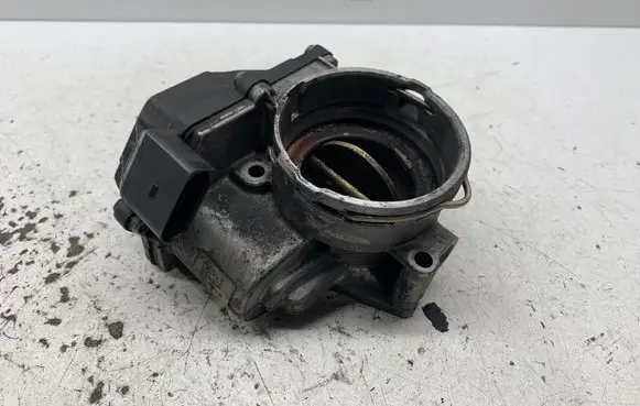 Volkswagen PASSAT B6 Throttle valve 03G128063M A2C53324665