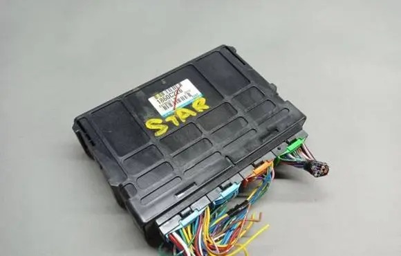 Mitsubishi Space Star Fuse module 1860C226 E6T80081H 2919
