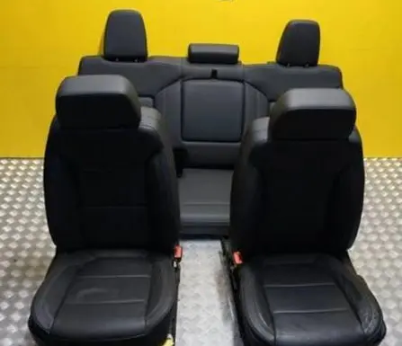 Chevrolet Silverado Seat set 