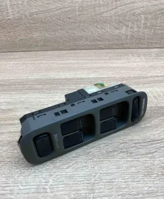 Suzuki Grand Vitara I Electric window control switch 1301K