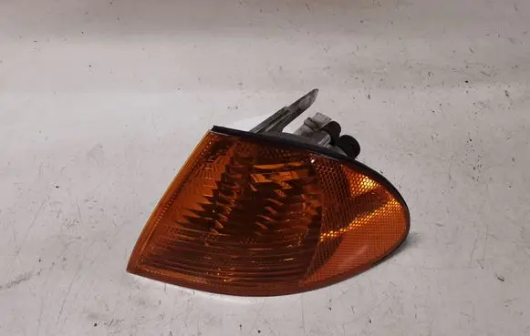 BMW 3 E46 Front indicator light 1315106140 0311328001 6902765