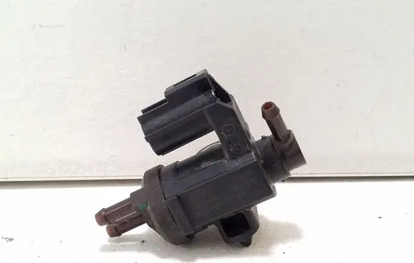 Ford Ranger Vacuum valve GK2Q9Y477AA