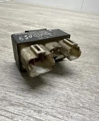 Volvo 850 Coolant fan relay 1398845 002845