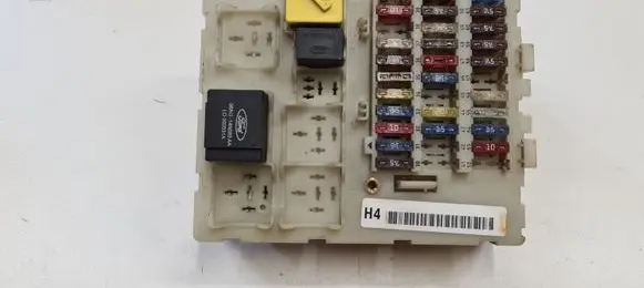 Ford Focus Fuse module 518251905 98AG14K150AF