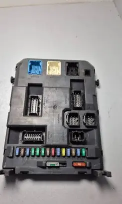 Citroen C4 II Picasso Fuse module 22661F01 PRT0678001 9664983380