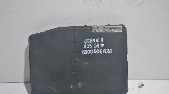 Renault Scenic II - Grand scenic II Comfort/convenience module 8200606830 8200623831 X3080906S