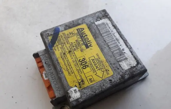 Peugeot 306 Airbag control unit/module 550578100 963621180