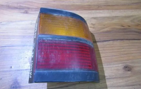 Volkswagen PASSAT B3 Rear/tail lights 333945112