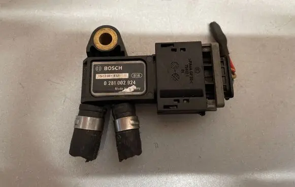 Mercedes-Benz E W212 Air pressure sensor 0281002924