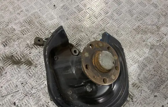 Volkswagen Jetta VI Rear wheel hub