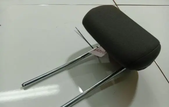 Ford Focus Front seat headrest 