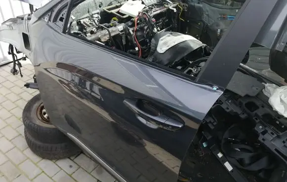 Hyundai Kona I Front door