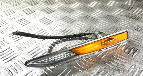Ford Mondeo MK IV Front fender indicator light 7S7113K354BF 7S7113K354