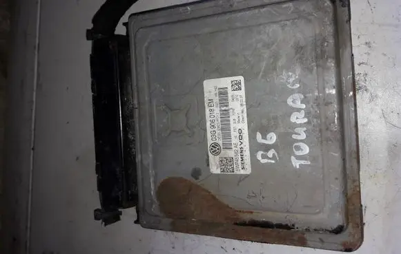 Volkswagen PASSAT B6 Engine control unit/module 5WP45562AE