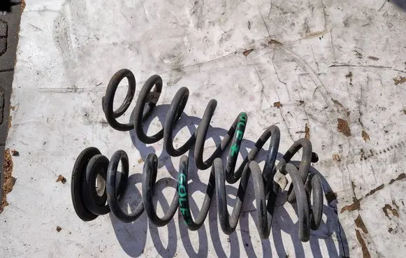 Volkswagen Golf VII Rear coil spring