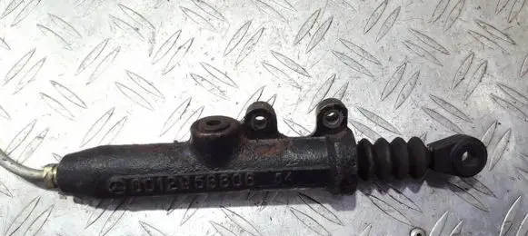 Mercedes-Benz 190 W201 Clutch master cylinder 0012956806