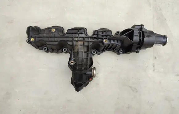 Volkswagen Polo V 6R Intake manifold 03L129711B V250151