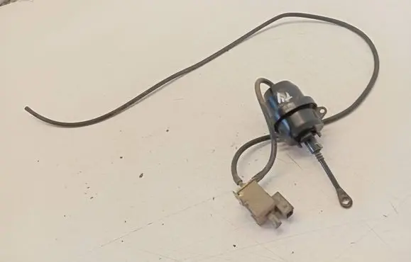 Volkswagen Transporter - Caravelle T4 Valve vacuum 23835698