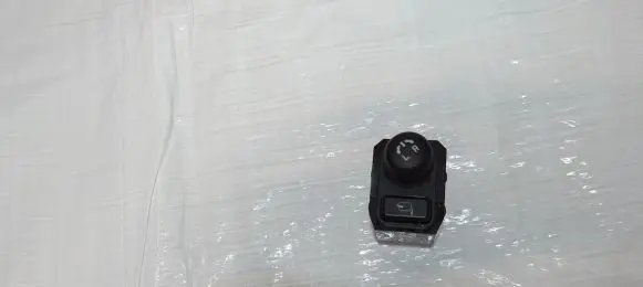 Suzuki SX4 S-Cross Wing mirror switch