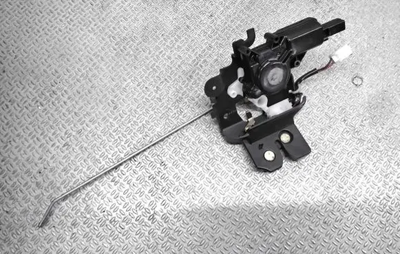 Mazda 3 I Tailgate/trunk/boot lock/catch/latch B6724