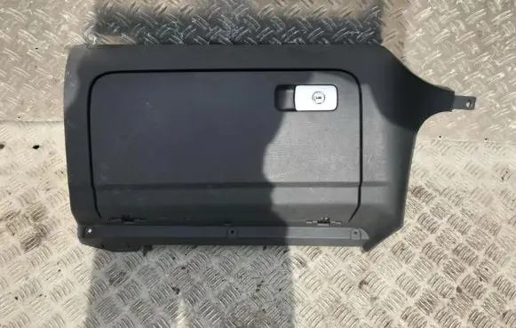 Volkswagen Golf V Glove box 1k2857290