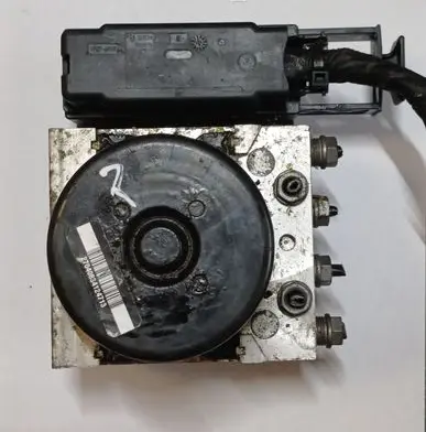 Volkswagen Golf VI ABS Pump 1K0614517DE 1K0907379BJ