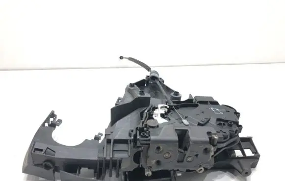Volvo V50 Front door lock 30753657
