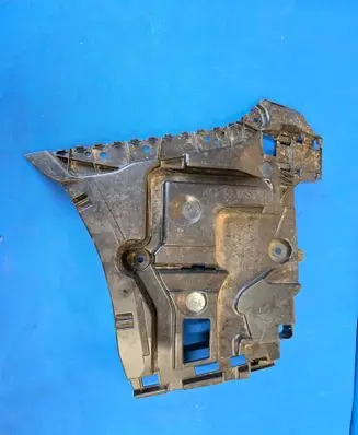 BMW 8 G16 Rear bumper mounting bracket 8075301