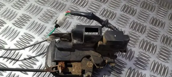 Mazda 626 Front door lock 1528007031
