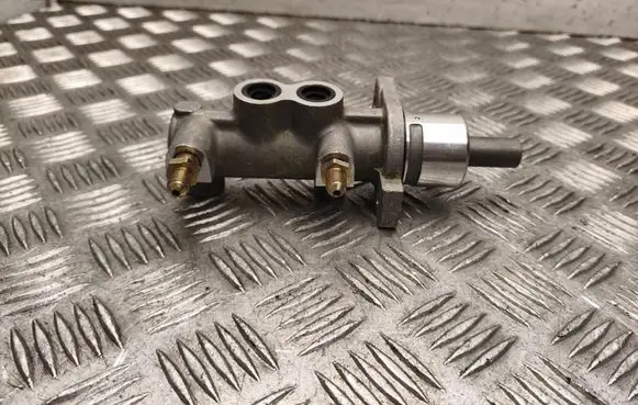 Ford Escort Master brake cylinder 202165