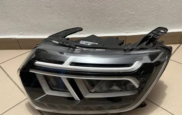Dacia Duster II Headlight/headlamp 260602465R