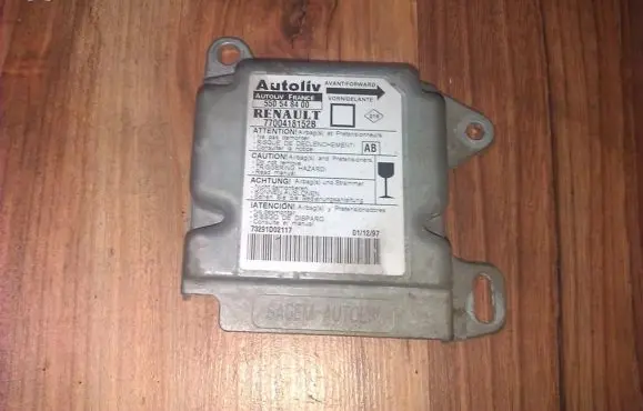 Renault Megane I Airbag control unit/module 7700418152b 550548400