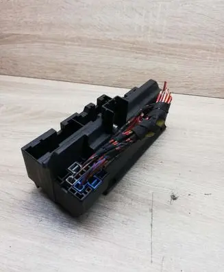 BMW 7 E65 E66 Fuse module 6900582