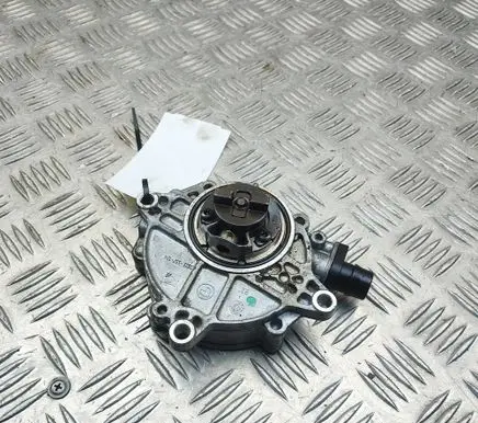 BMW 1 E82 E88 Vacuum pump 7547021