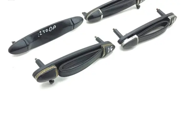 Maserati Quattroporte A set of handles for the ceiling 